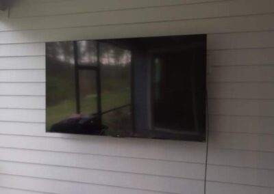 tv-mounted-on-backporch-yulee-fl